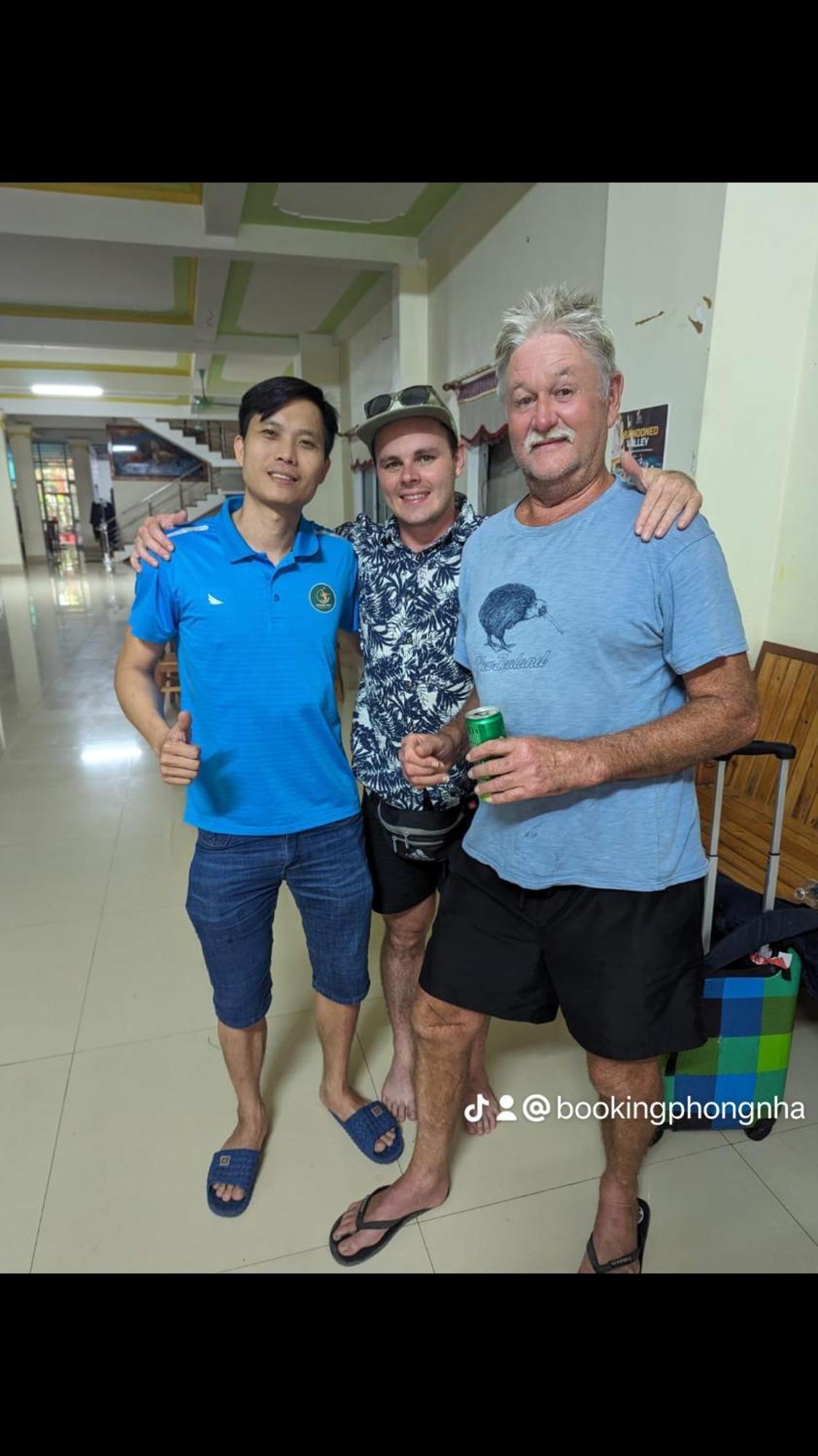 โรงแรมฟอง ญา มิดทาวน์ Cu Lac ภายนอก รูปภาพ